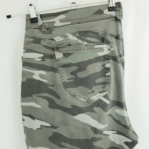 Democracy Ab Solution Jeans Cropped Size 24W Camo Stretch Waist 26" Inseam - Picture 5 of 8